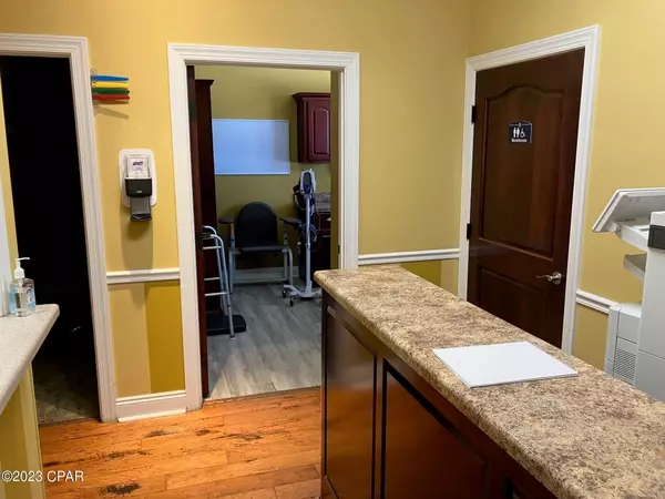 Panama City, FL 32405,2420 Jenks AVE