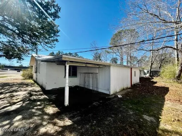 Bonifay, FL 32425,802 W Highway 90