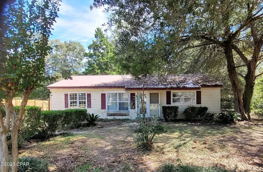 174 Aero DR, Defuniak Springs, FL 32433