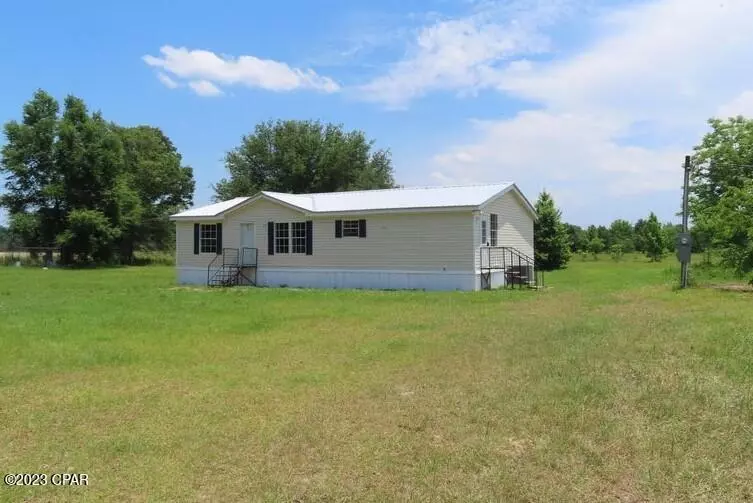 1742 Sinai RD, Sneads, FL 32460