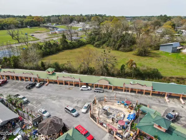 Bonifay, FL 32425,114 W Highway 90