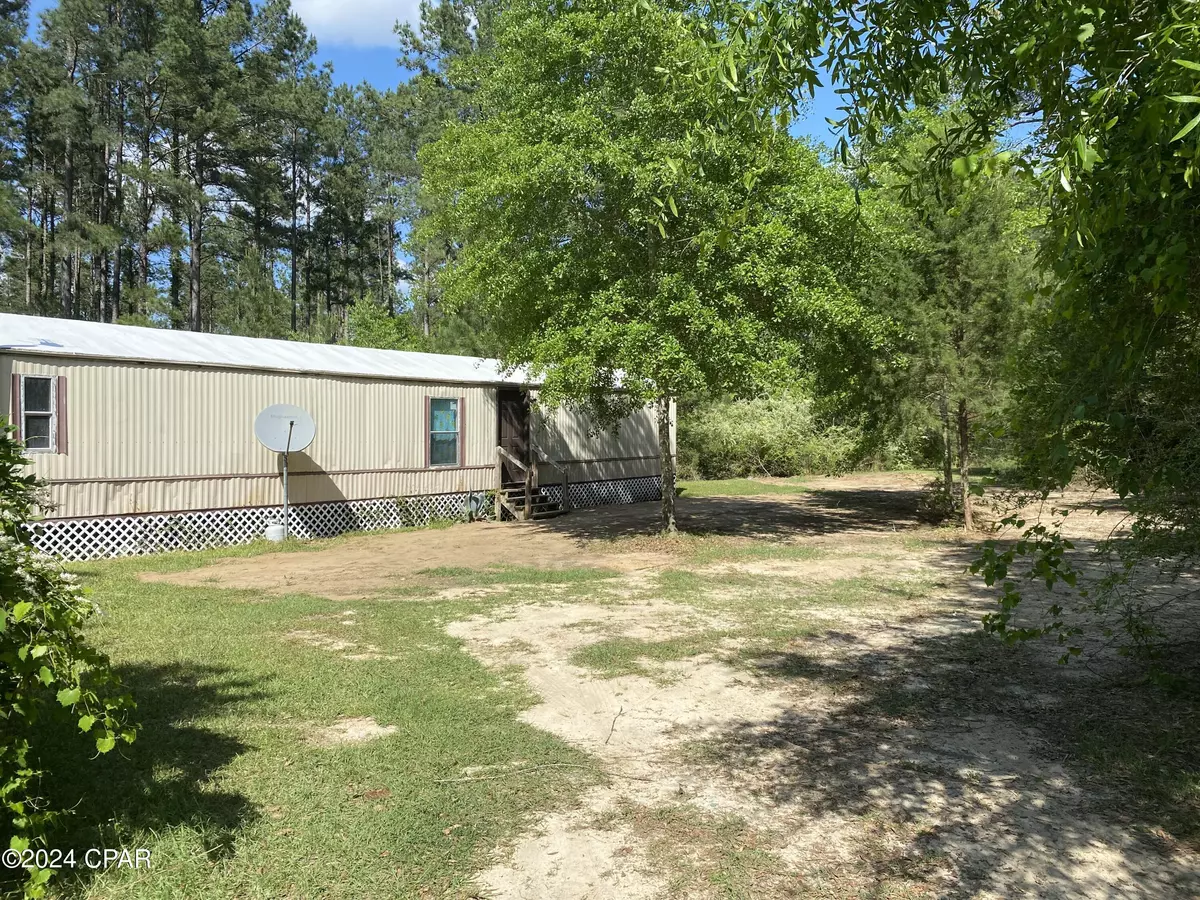 Bonifay, FL 32425,1043 Mcdonald RD