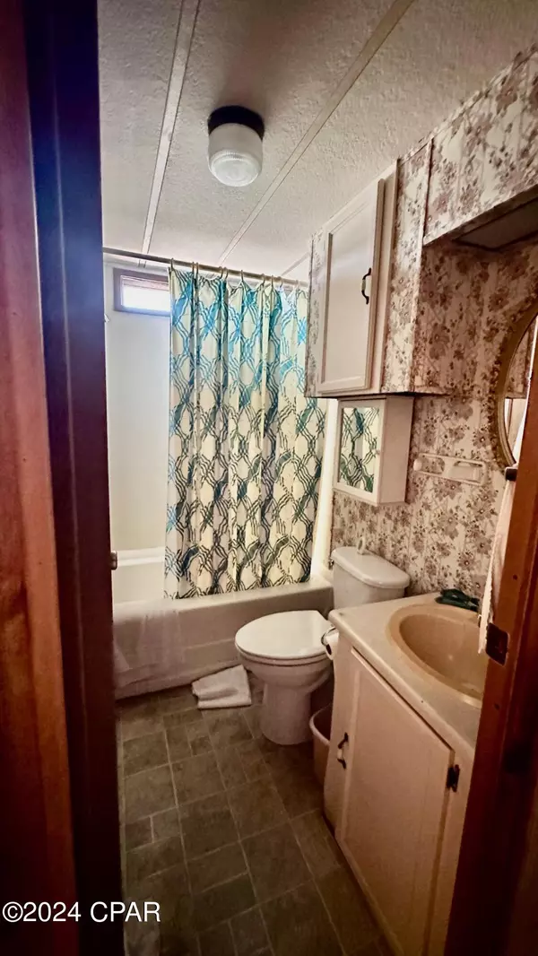 Panama City Beach, FL 32413,331 Hibiscus DR