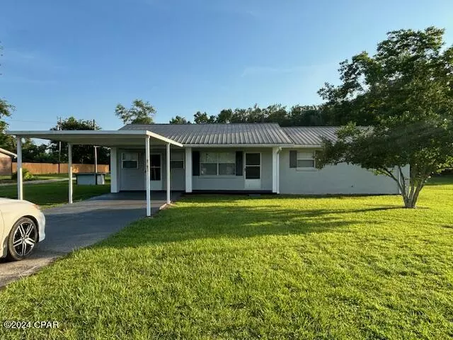 5093 Peanut RD, Graceville, FL 32440