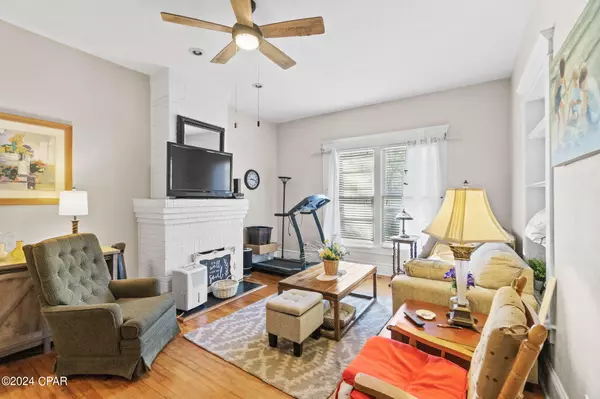 Chipley, FL 32428,632 Main ST