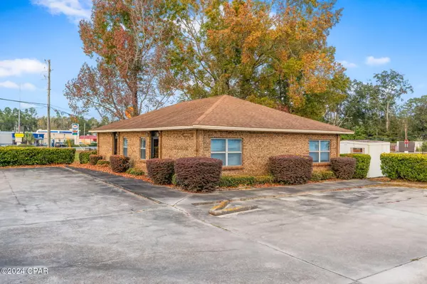 Chipley, FL 32428,1259 Main ST