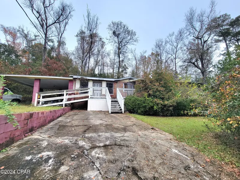 210 W Brent ST, Chattahoochee, FL 32324