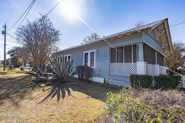 Chipley, FL 32428,804 8th ST