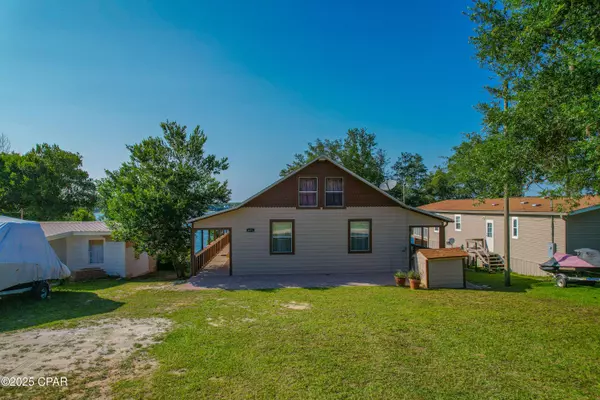 Chipley, FL 32428,4271 Crystal Lake DR