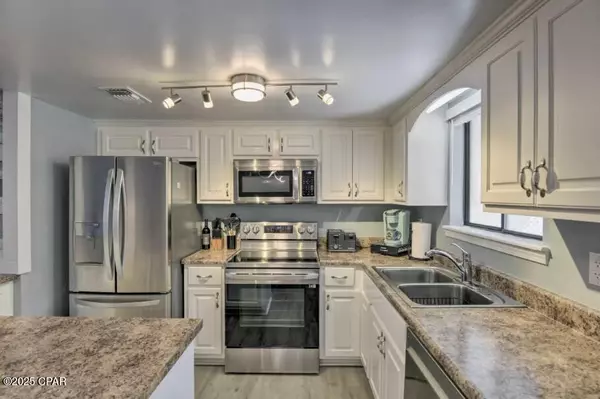 129 Robin LN, Panama City Beach, FL 32407
