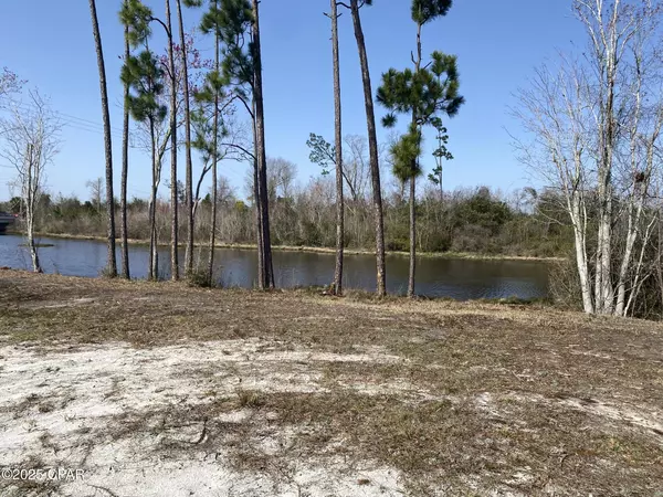 Panama City, FL 32404,700 Joan LN