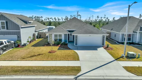 8470 Sun Point DR, Panama City, FL 32404