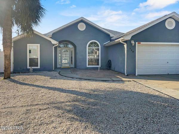 919 Pelican PL, Panama City Beach, FL 32407