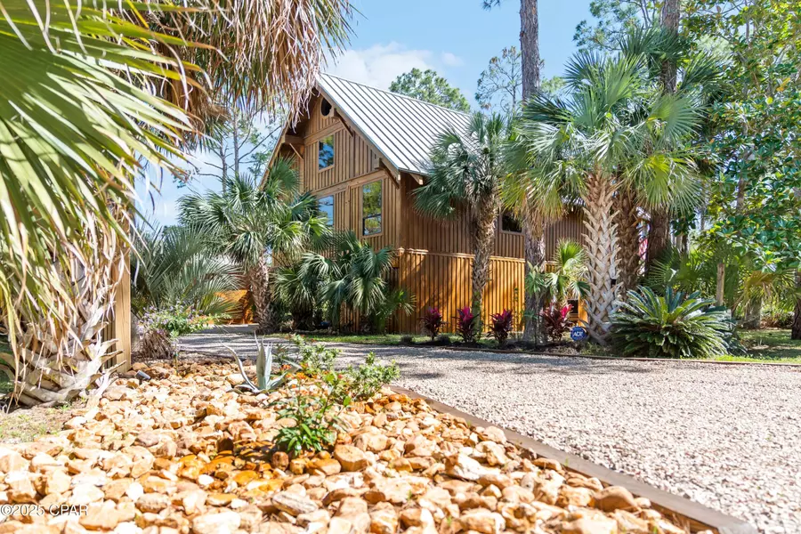 136 S Oak ST, Port St Joe, FL 32456