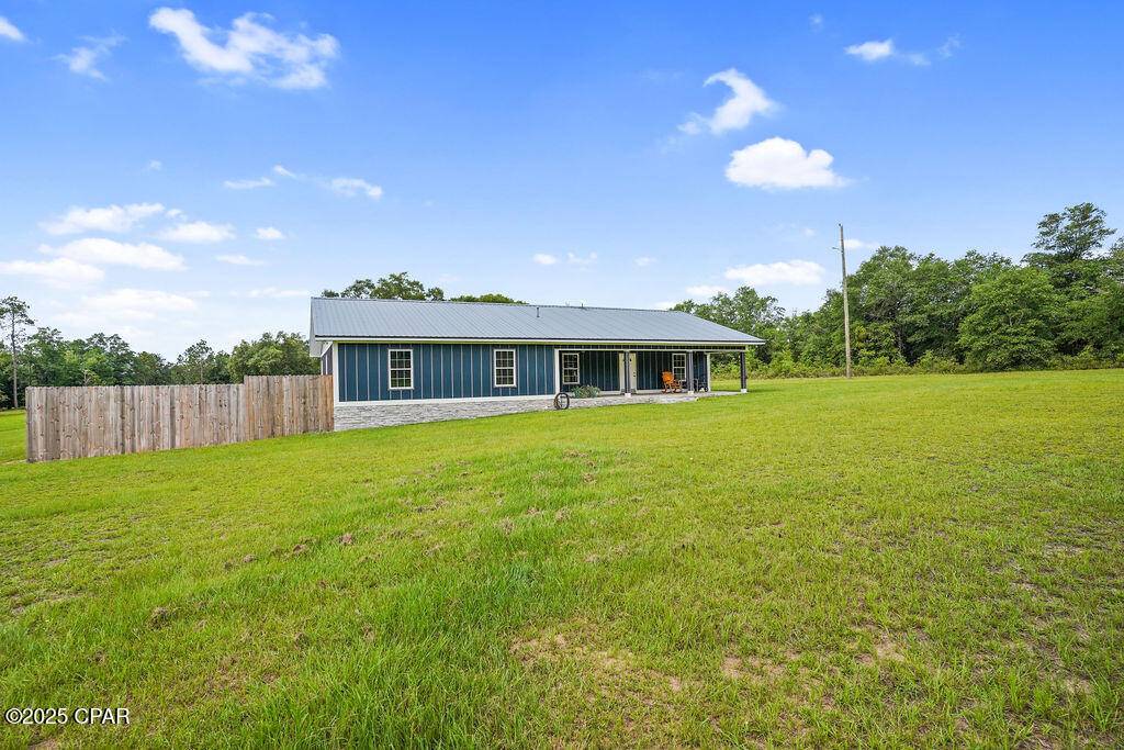 Alford, FL 32420,2089 Pike Pond RD