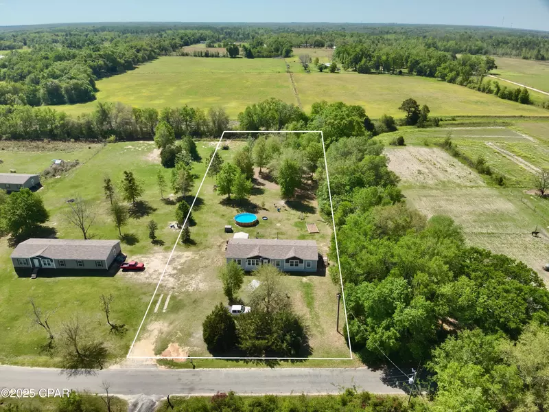 7031 Hamilton RD, Grand Ridge, FL 32442