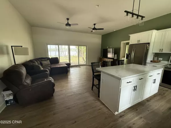 Chipley, FL 32428,3034 Paradise Lakes RD