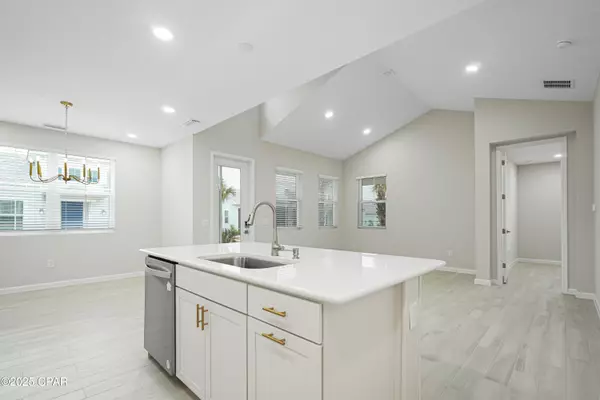 Panama City Beach, FL 32413,8814 Attitude AVE