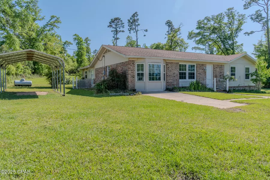 4873 Donna DR, Marianna, FL 32446