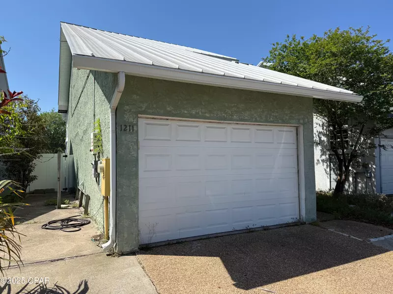 1211 Capri DR, Panama City, FL 32405