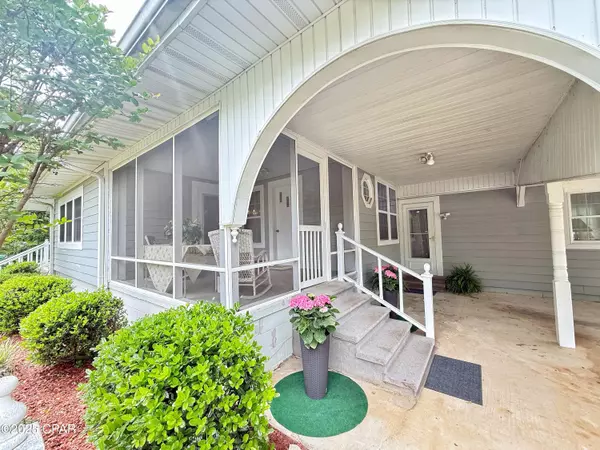 Sneads, FL 32460,8004 Church ST