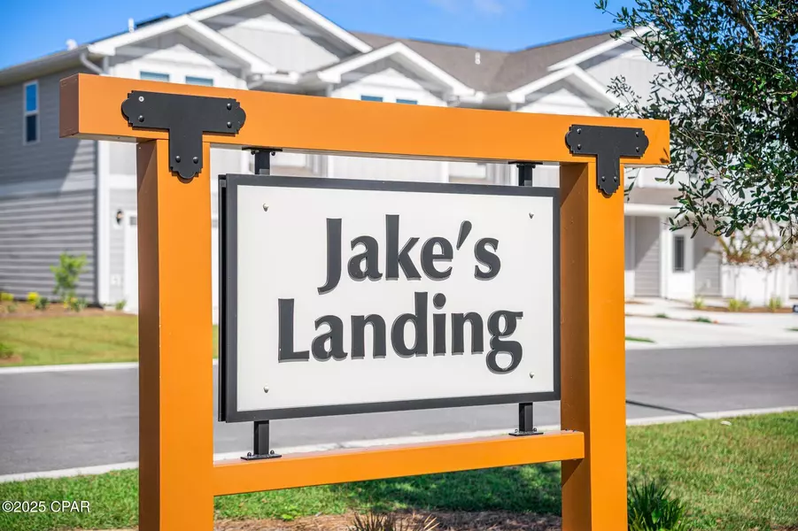 1715 Jakes DR, Panama City, FL 32405