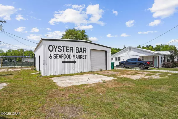 Graceville, FL 32440,974 White AVE
