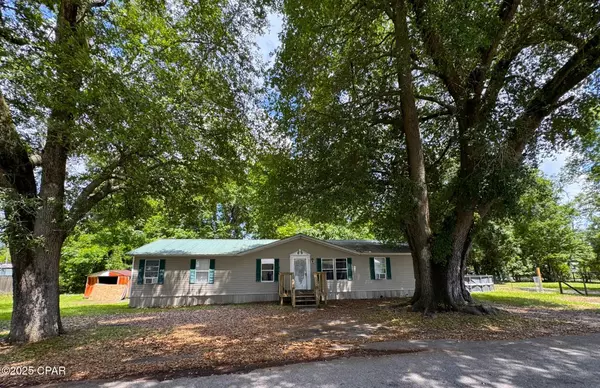 2018 Wilson AVE, Grand Ridge, FL 32442