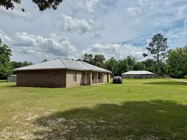 Marianna, FL 32446,5172 Lynch DR