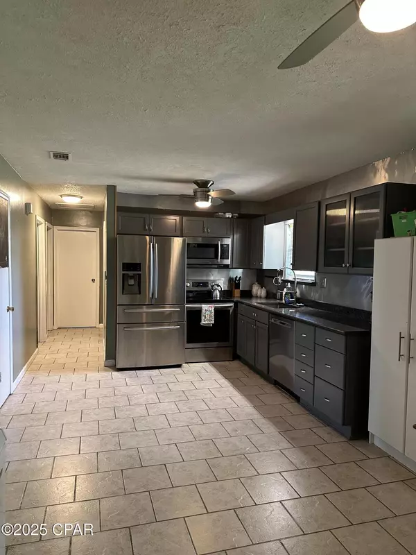 Cottondale, FL 32431,2586 Mckinnon ST