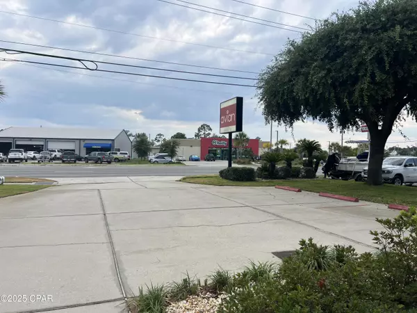 Panama City, FL 32408,1813 Thomas DR