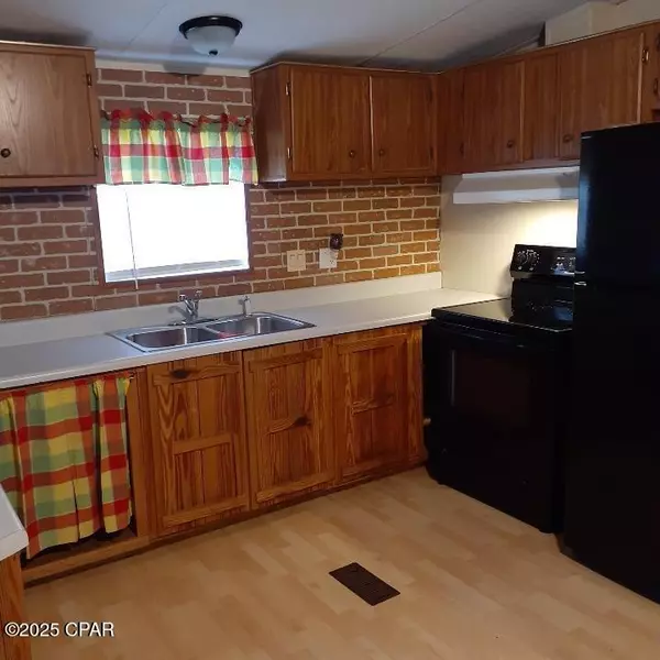 Cottondale, FL 32431,3042 Henderson RD