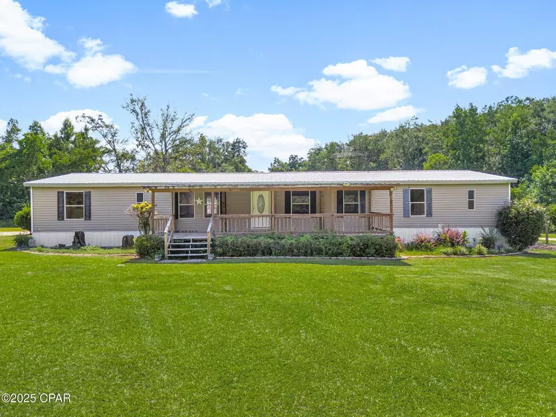 1550 Jarous RD, Cottondale, FL 32431