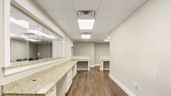 Panama City, FL 32405,2428 Jenks AVE #Suite A