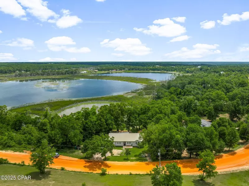 3068 Woodymarion DR, Chipley, FL 32428