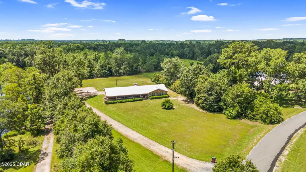 963 Everett RD, Graceville, FL 32440