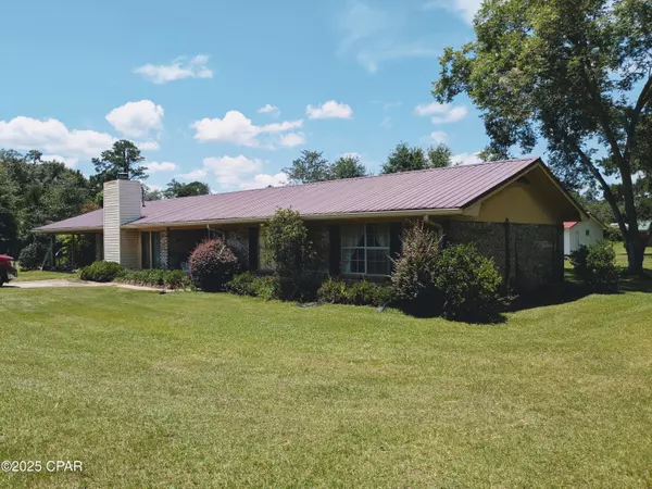 Marianna, FL 32446,4962 Dogwood DR