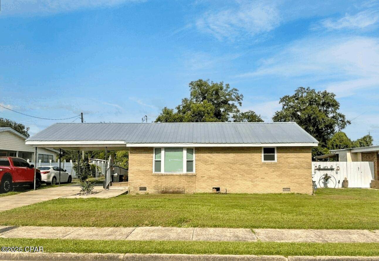 546 S 2nd ST, Wewahitchka, FL 32465