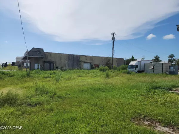 Panama City, FL 32401,211 W 15th ST