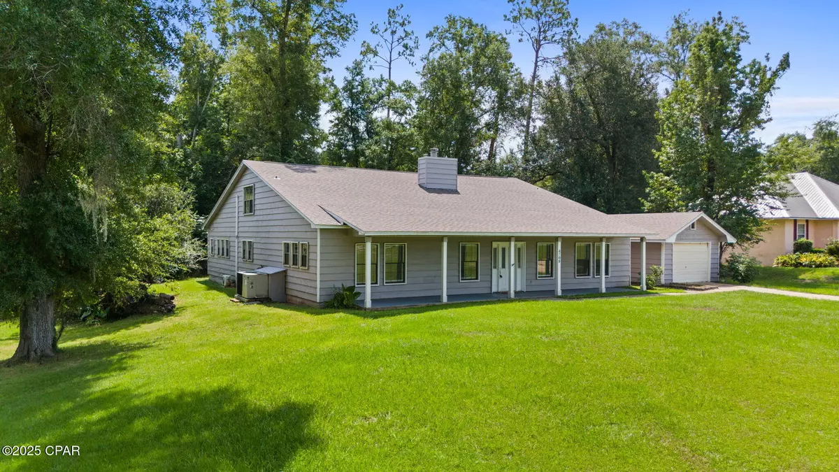 Marianna, FL 32446,4708 The Oaks DR