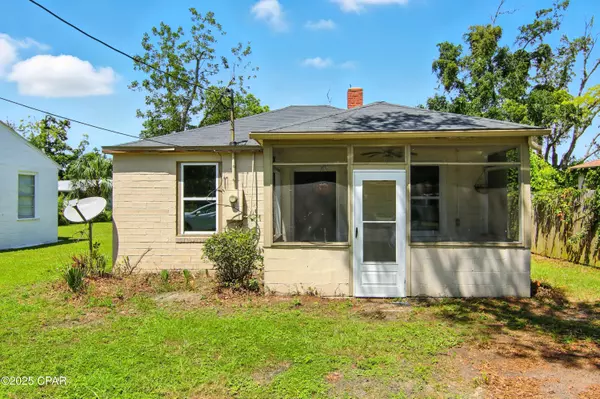 1324 Lincoln DR, Panama City, FL 32401