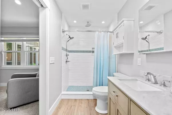 Panama City, FL 32405,107 Loyola LN