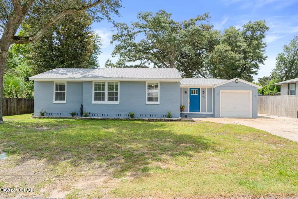 Panama City, FL 32401,105 N Marie DR