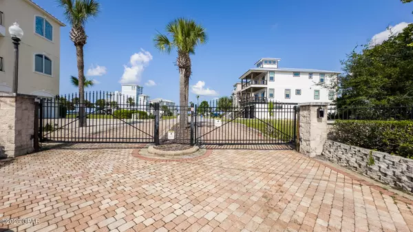 Panama City, FL 32404,6713 Yacht Club DR