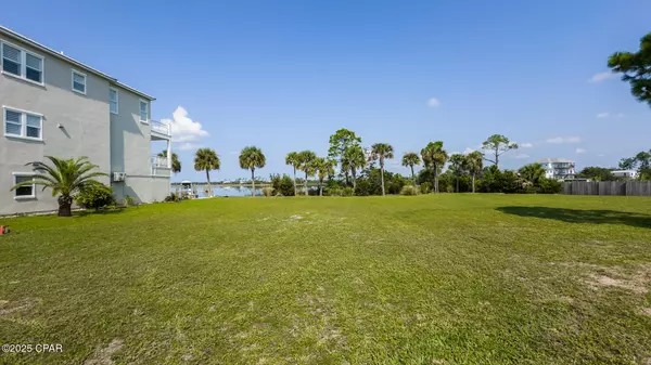 Panama City, FL 32404,6713 Yacht Club DR