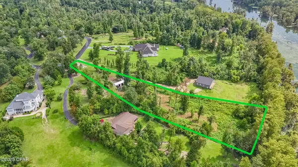 Marianna, FL 32446,5097 Lake Bluff CIR