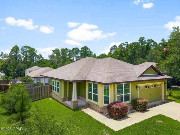 11 Sawyer CT, Freeport, FL 32439