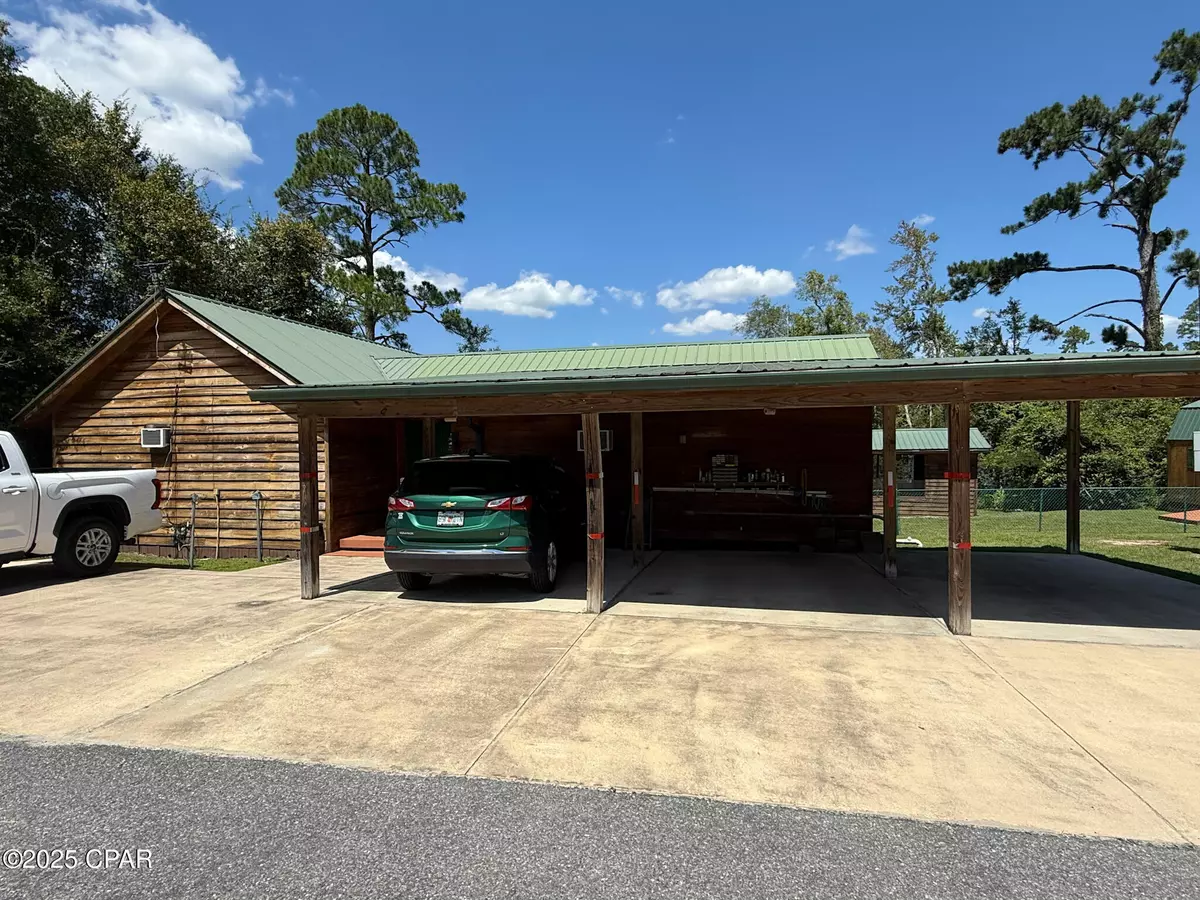 Alford, FL 32420,2678 Linda LN