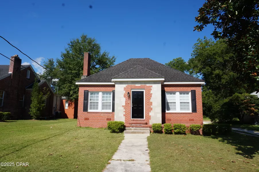 2935 Russ ST, Marianna, FL 32446