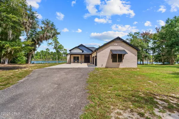 Chipley, FL 32428,3012 Paradise Lakes RD